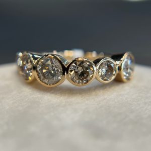 Diamond bubble ring