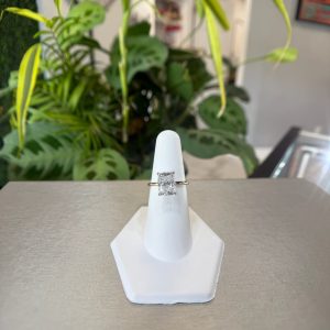 Radiant diamond solitaire